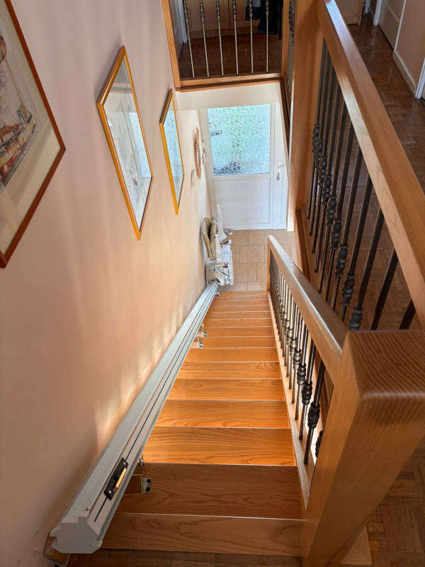 Photo de la référence Monte escalier automatisé à MONTELIMAR (26200)