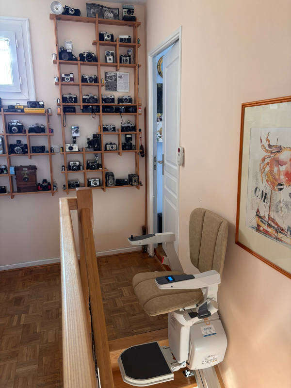 Photo de la référence Monte escalier automatisé à MONTELIMAR (26200)