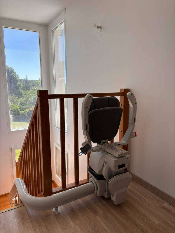 Photo de la référence Chaise monte-escalier tournante ULTIMATE à CHAROLS (26450)