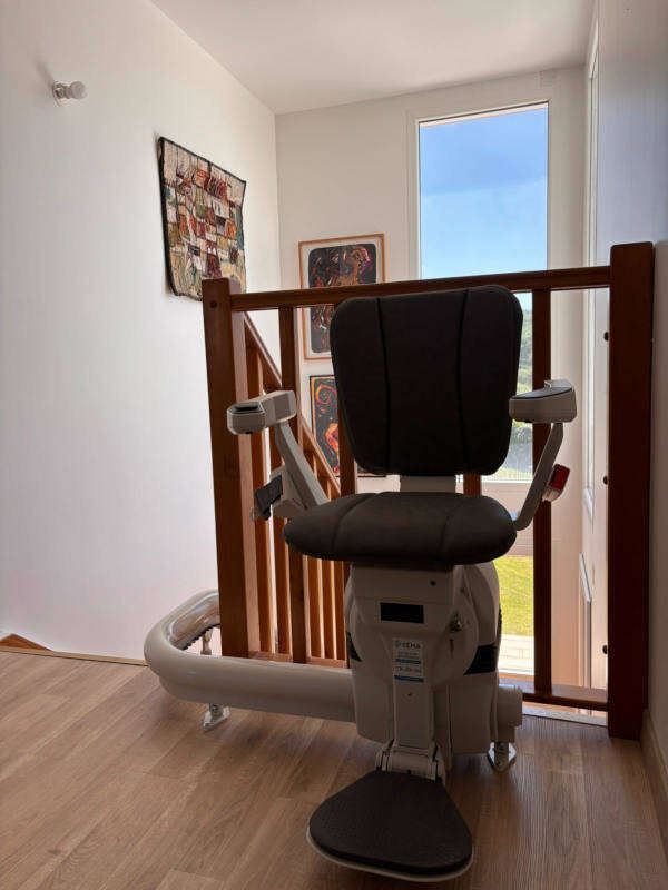 Photo de la référence Chaise monte-escalier tournante ULTIMATE à CHAROLS (26450)