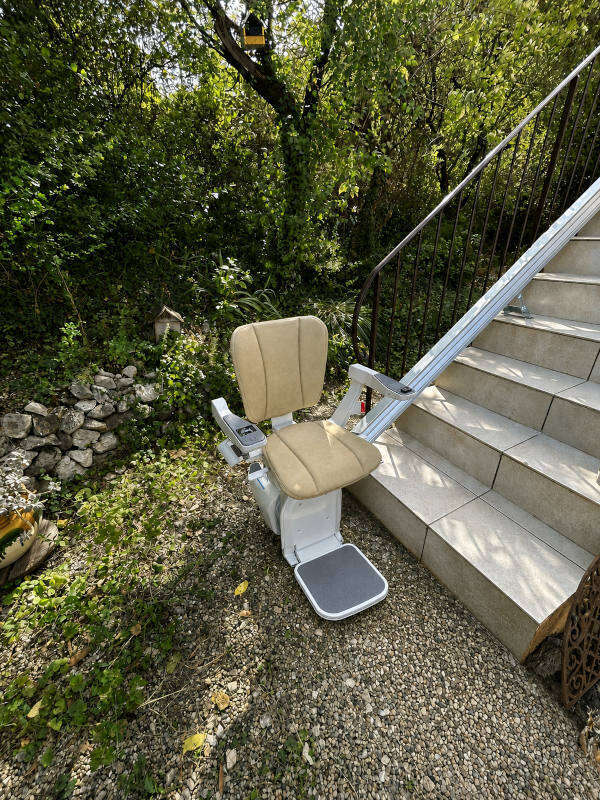 Visuel : Monte-escalier extérieur sécurisé SALAVAS (07150)