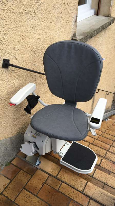 Photo de la référence En extérieur chaise Horizon Plus à AUBENAS (07200)