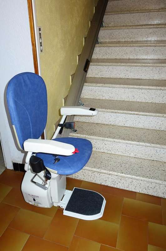 Photo de la référence Escalier droit - chaise Horizon à SAINT-JUST-D'ARDECHE (07700)