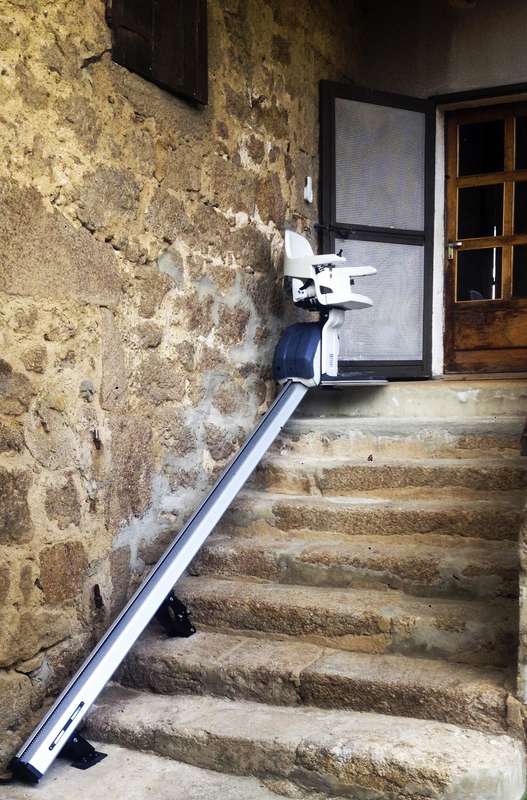 Photo de la référence Chaise monte-escalier HomeGlide extérieur à PRIVAS (07000)