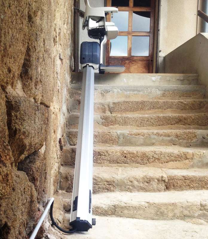 Photo de la référence Chaise monte-escalier HomeGlide extérieur à PRIVAS (07000)