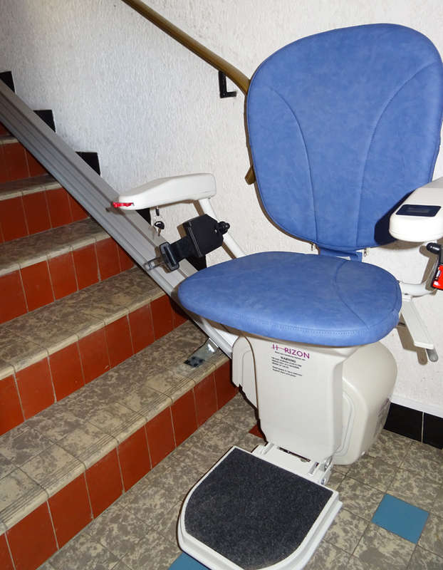 Photo de la référence Chaise d'escalier dans maison privée à BOURG-LES-VALENCE (26500)