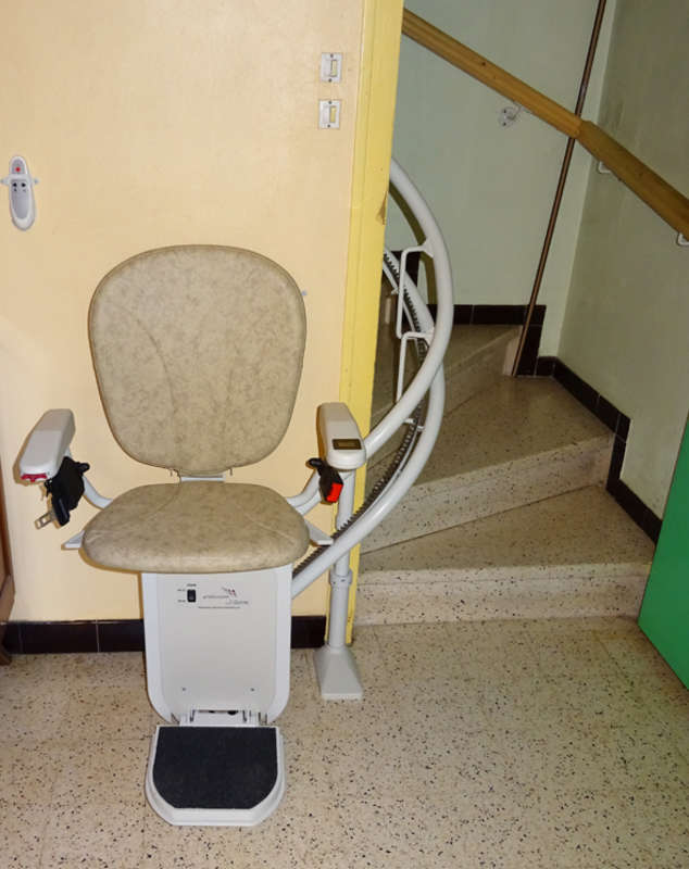 Photo de la référence Chaise monte-escalier CURVE tournant à SOYANS (26400)